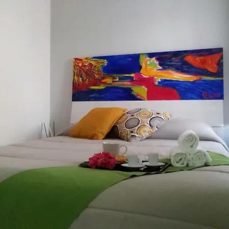 Casa Romans, Via Della Palma, 63 *