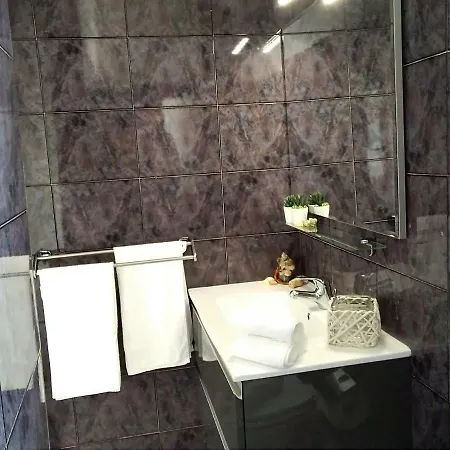 Casa Romans, Via Della Palma, 63 *